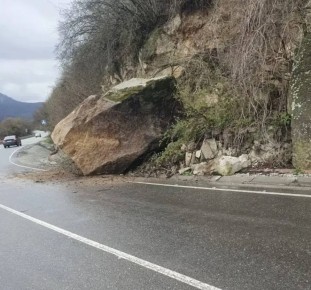 ВАЖНОЕ ПРЕДУПРЕЖДЕНИЕ. В связи с неблагоприятными погодными условиями на территории Кабардино-Балкарии в горных районах сохраняется высокая вероятность камнепадов