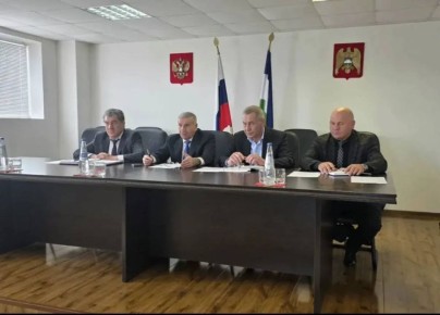 Глава администрации Баксанского района Адиб Абрегов провел расширенное совещание с главами сельских поселений