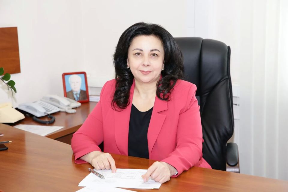 «Тилеги, жарсыуу бла келген адамгъа болушалсанг, кёлюнг кётюрюледи, къууанаса»