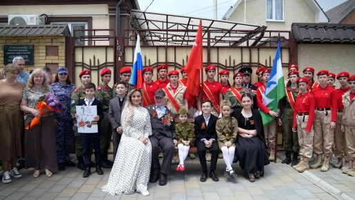 Праздник для ветерана. В Кабардино-Балкарии росгвардейцы поздравили с днем рождения ветерана Великой Отечественной войны, сообщает пресс-служба ведомства