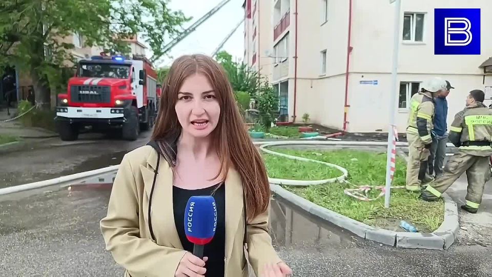Наш корреспондент Ванесса Рамзи сейчас находится на улице Калмыкова, где сегодня произошёл пожар
