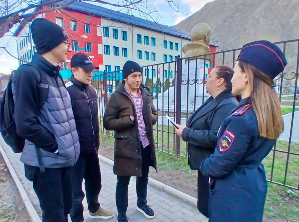 На дорогах курортного района Кабардино-Балкарии состоялась акция «Соблюдай ПДД! Сохрани жизнь!» На дорогах курортного района Кабардино-Балкарии состоялась акция «Соблюдай ПДД! Сохрани жизнь!»