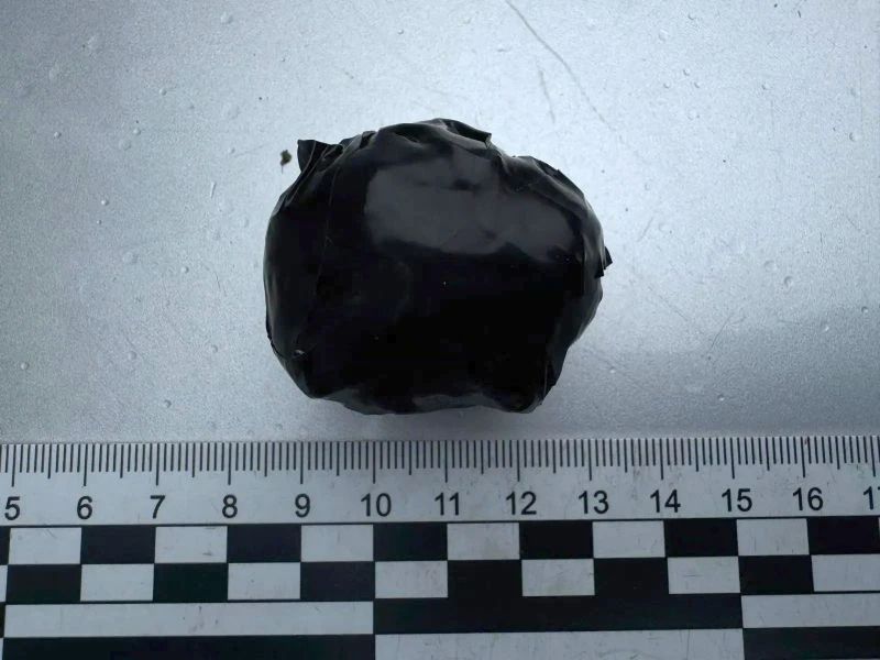 Полицейские Нальчика задержали подозреваемого в сбыте наркотических средств Полицейские Нальчика задержали подозреваемого в сбыте наркотических средств