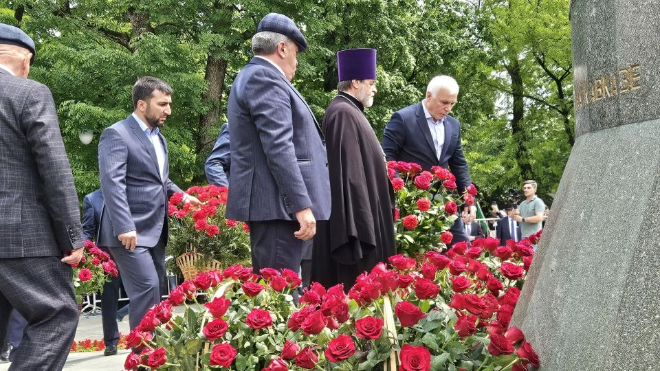 Нальчик почтил память жертв Кавказской войны Нальчик почтил память жертв Кавказской войны