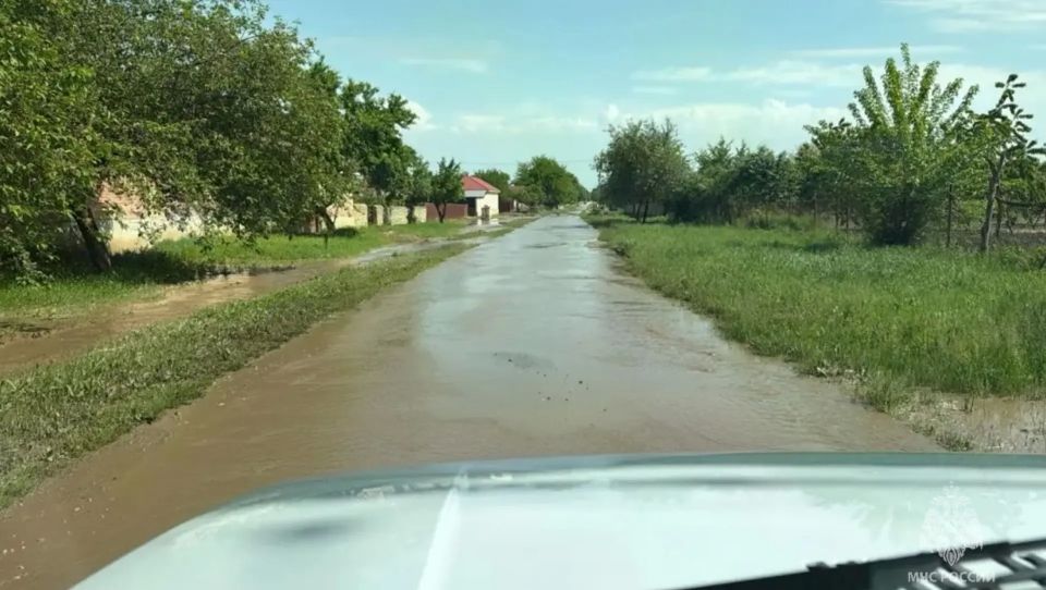 Подтопление улицы Октябрьской в с.п. Озрек Подтопление улицы Октябрьской в с.п. Озрек