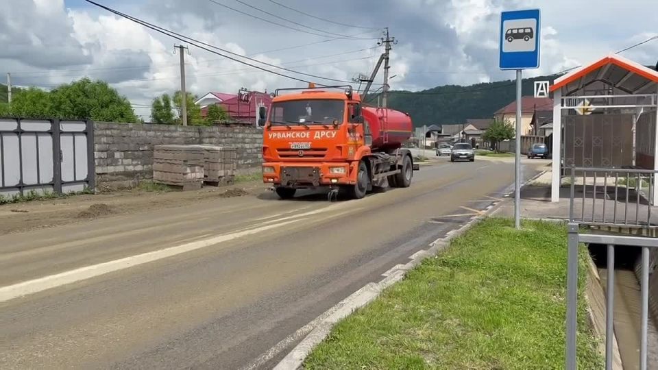 В связи с обильными осадками на территории Кабардино-Балкарской Республики дорожные службы работают в усиленном режиме для устранения последствий непогоды
