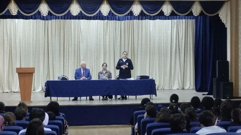 Сотрудники полиции провели профилактические беседы со школьниками Чегемского района Сотрудники полиции провели профилактические беседы со школьниками Чегемского района