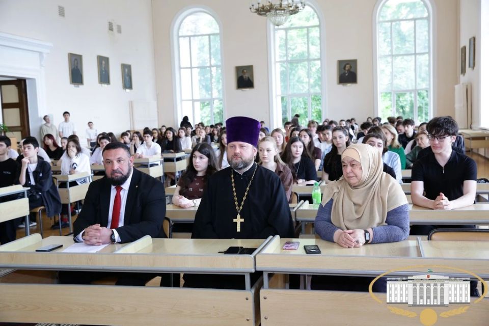 В преддверии Дня славянской письменности и культуры в Государственной национальной библиотеке КБР имени Т.К. Мальбахова состоялось просветительское мероприятие, организованное Министерством по делам национальностей и... В преддверии Дня славянской письменности и культуры в Государственной национальной библиотеке КБР имени Т.К. Мальбахова состоялось просветительское мероприятие, организованное Министерством по делам национальностей и...