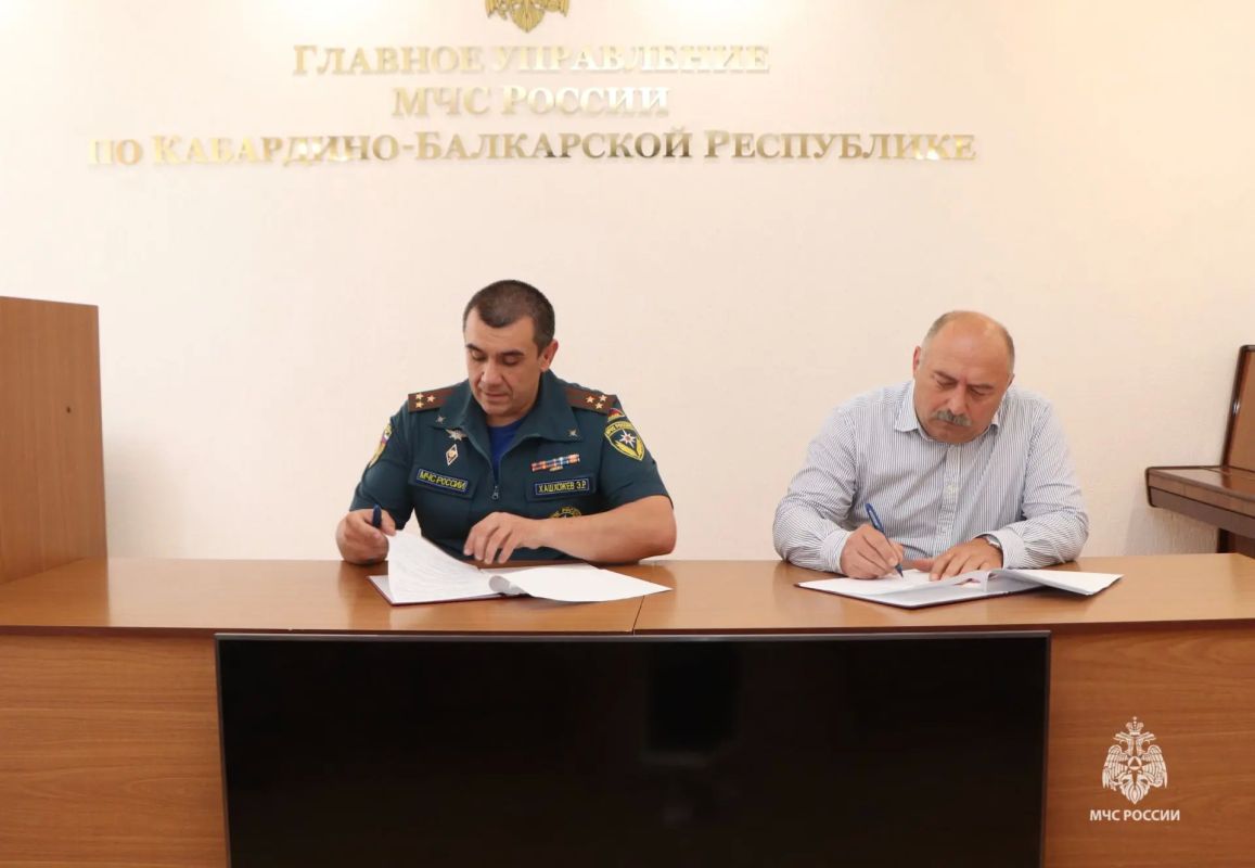 МЧС Кабардино-Балкарии и фонд «Защитники Отечества» подписали соглашение о сотрудничестве МЧС Кабардино-Балкарии и фонд «Защитники Отечества» подписали соглашение о сотрудничестве