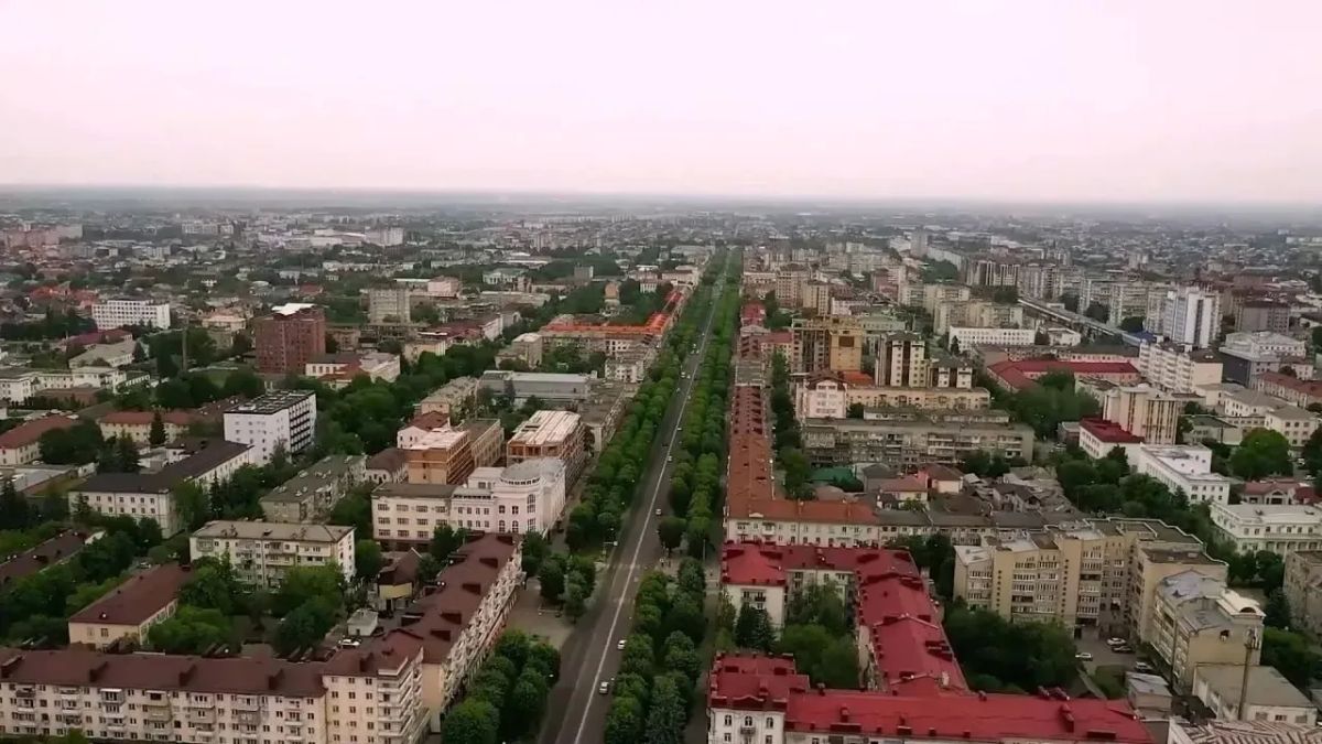 6 июля в Кабардино-Балкарской Республике ожидается переменная облачность с высокой вероятностью грозовой активности и шквалистого ветра