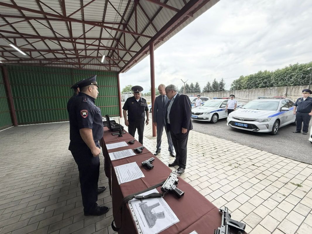 Казбек Коков: Сегодня посетил региональное Управление Госавтоинспекции Министерства внутренних дел по Кабардино-Балкарской Республике Казбек Коков: Сегодня посетил региональное Управление Госавтоинспекции Министерства внутренних дел по Кабардино-Балкарской Республике