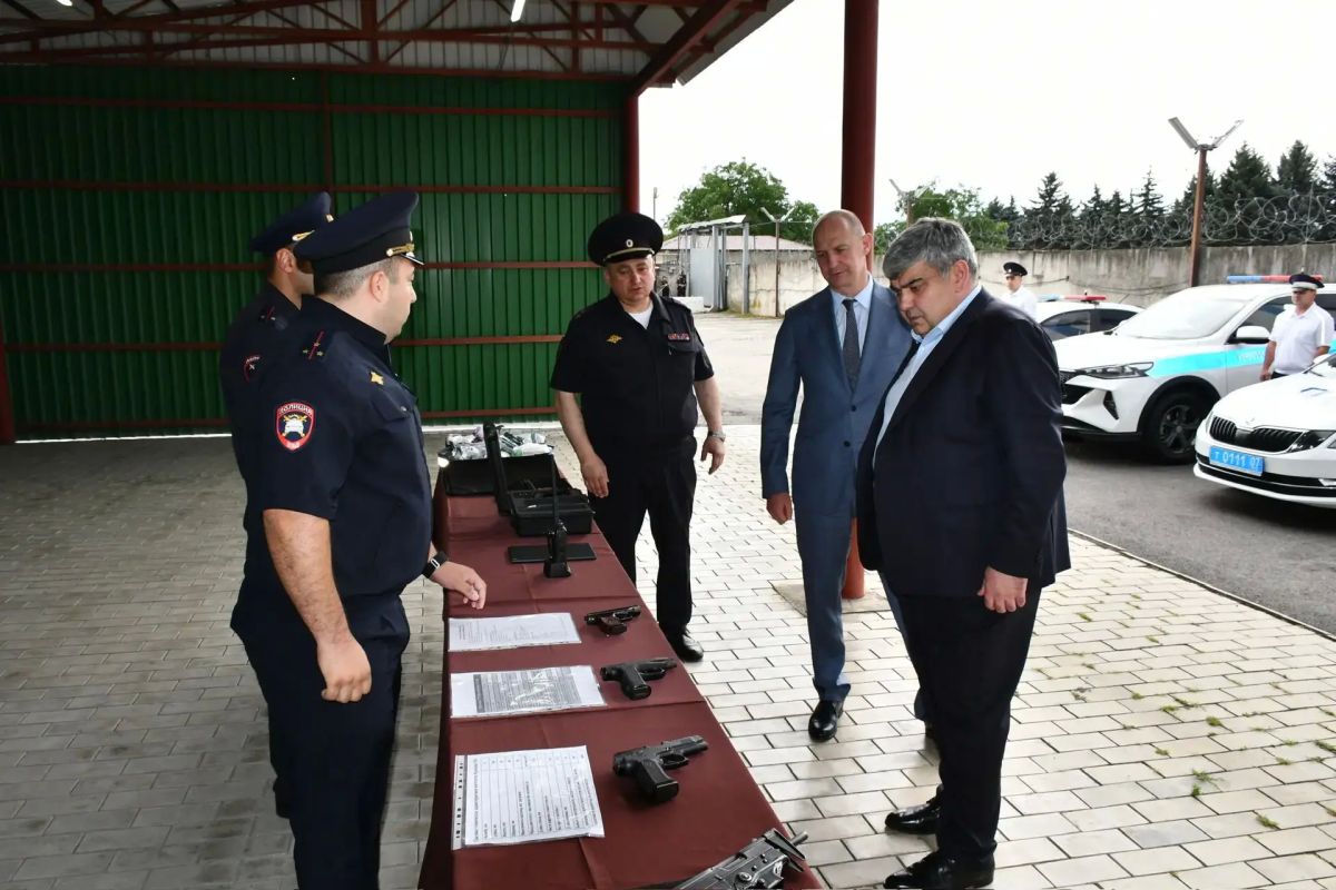 Глава Кабардино-Балкарии посетил Управление республиканской Госавтоинспекции Глава Кабардино-Балкарии посетил Управление республиканской Госавтоинспекции