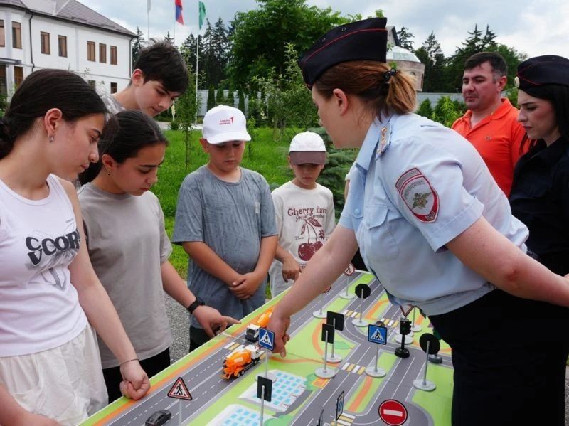 СВЫШЕ СТА ДЕТЕЙ И ПОДРОСТКОВ КАБАРДИНО-БАЛКАРИИ ПРОШЛИ ИНСТРУКТАЖИ ДОРОЖНОЙ БЕЗОПАСНОСТИ СВЫШЕ СТА ДЕТЕЙ И ПОДРОСТКОВ КАБАРДИНО-БАЛКАРИИ ПРОШЛИ ИНСТРУКТАЖИ ДОРОЖНОЙ БЕЗОПАСНОСТИ