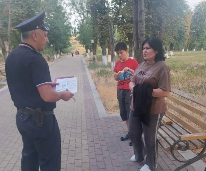 В Зольском районе сотрудники полиции и общественники продолжают разъяснительную работу по минимизации IT-преступлений В Зольском районе сотрудники полиции и общественники продолжают разъяснительную работу по минимизации IT-преступлений