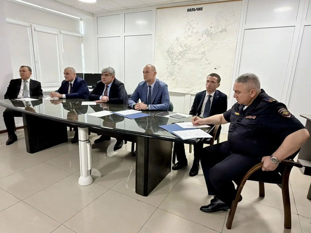 Казбек Коков посетил центр «Безопасная республика»
