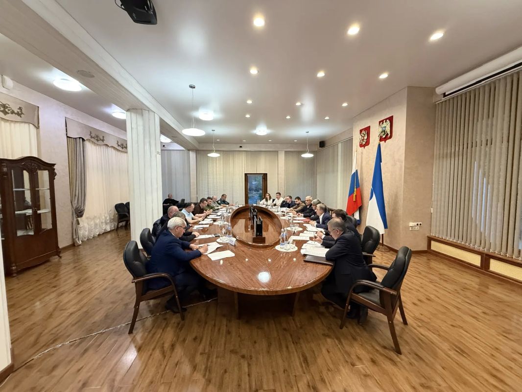 Казбек Коков: Вместе с заместителем Министра экономического развития РФ Сергеем Назаровым провели выездное заседание Рабочей группы по развитию всесезонного туристско-рекреационного комплекса «Эльбрус» при Правительственной... Казбек Коков: Вместе с заместителем Министра экономического развития РФ Сергеем Назаровым провели выездное заседание Рабочей группы по развитию всесезонного туристско-рекреационного комплекса «Эльбрус» при Правительственной...