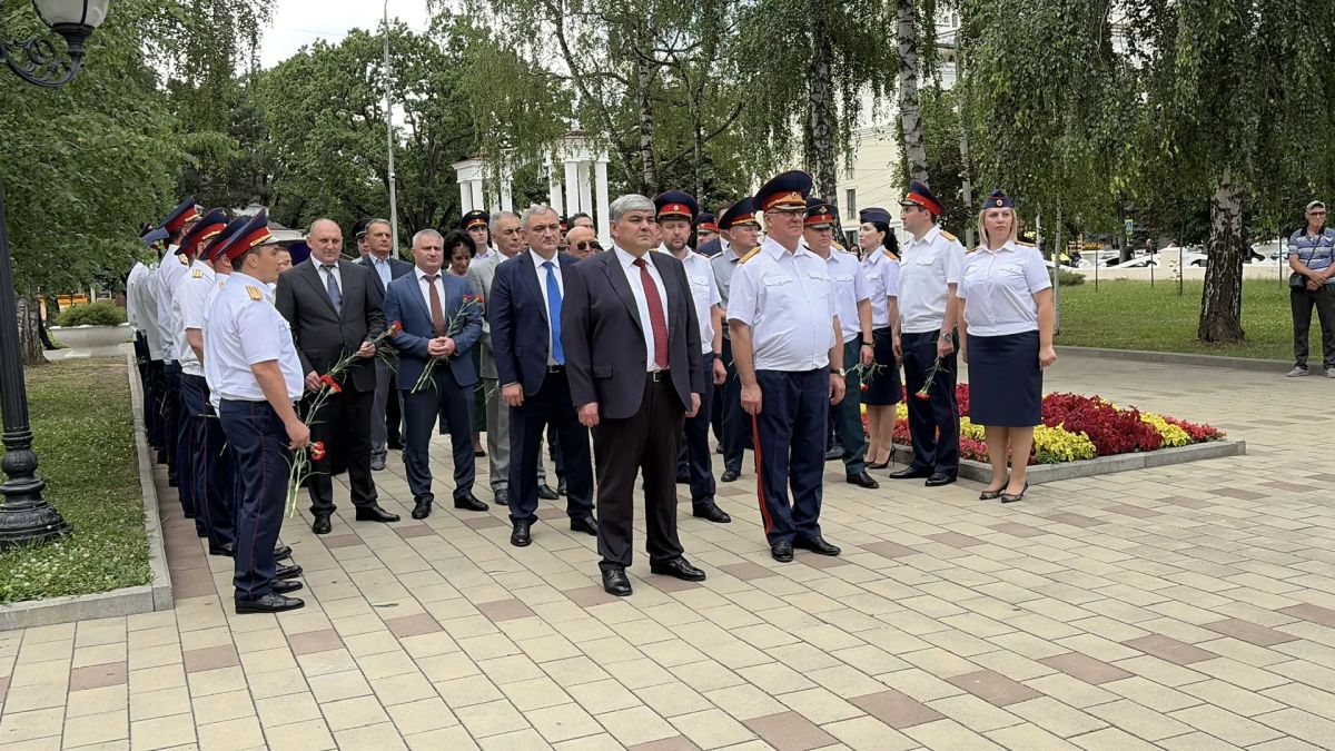 Казбек Коков: Принял участие в открытии памятника сотрудникам Следственного комитета Российской Федерации, погибшим при исполнении служебного долга Казбек Коков: Принял участие в открытии памятника сотрудникам Следственного комитета Российской Федерации, погибшим при исполнении служебного долга