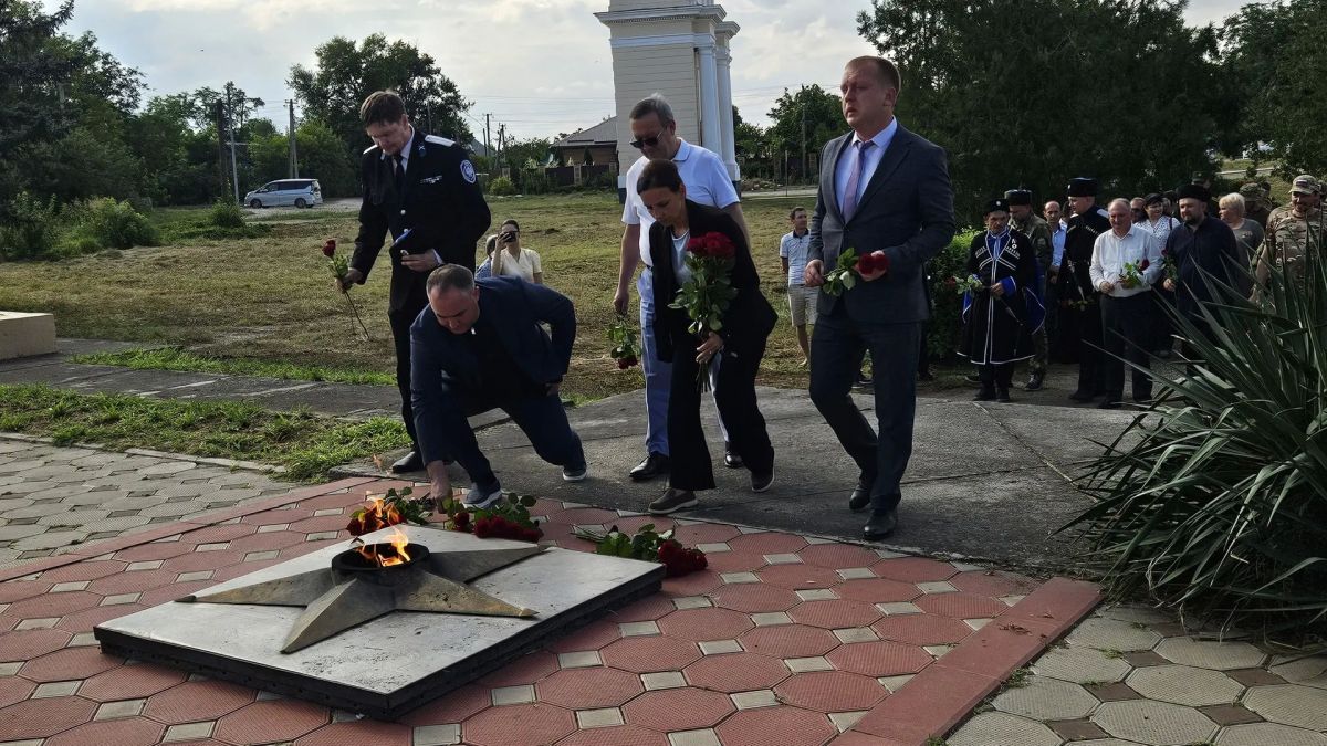 В Екатериноградской открыли памятник землякам, погибшим в зоне СВО В Екатериноградской открыли памятник землякам, погибшим в зоне СВО