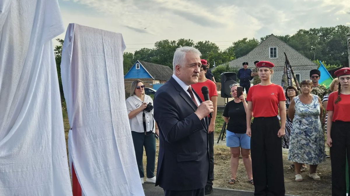 В Екатериноградской открыли памятник землякам, погибшим в зоне СВО В Екатериноградской открыли памятник землякам, погибшим в зоне СВО