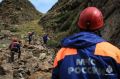 Спасатели ищут туристку, упавшую в обрыв у водопада Султан