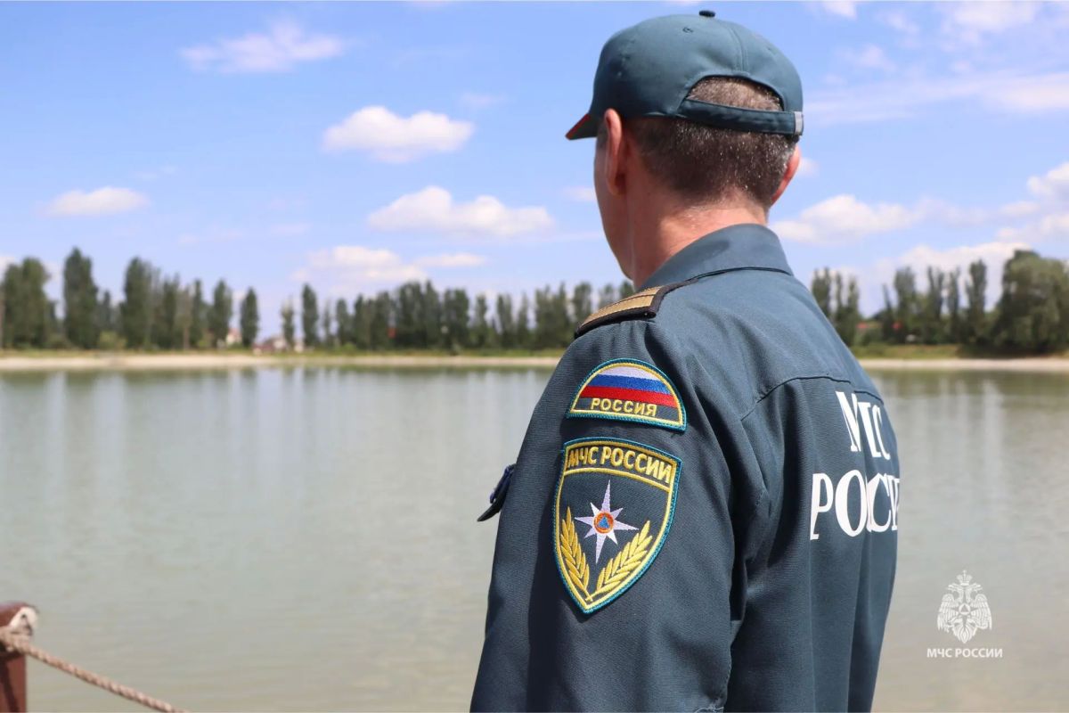 Сотрудники регионального МЧС России проверили обеспечение безопасности людей на 2-ом озере в городе Нальчике Сотрудники регионального МЧС России проверили обеспечение безопасности людей на 2-ом озере в городе Нальчике