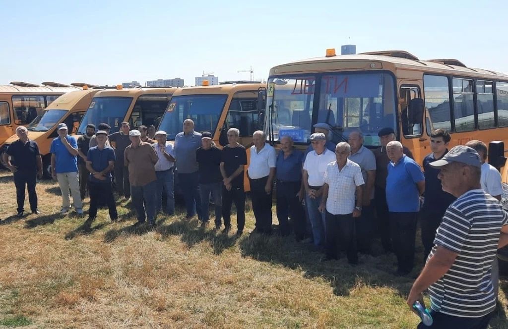 В рамках проверочных мероприятий, направленных на подготовку к началу учебного года, сотрудники Госавтоинспекции МО МВД России «Баксанский» вместе с представителями администрации, управления и департамента образования... В рамках проверочных мероприятий, направленных на подготовку к началу учебного года, сотрудники Госавтоинспекции МО МВД России «Баксанский» вместе с представителями администрации, управления и департамента образования...