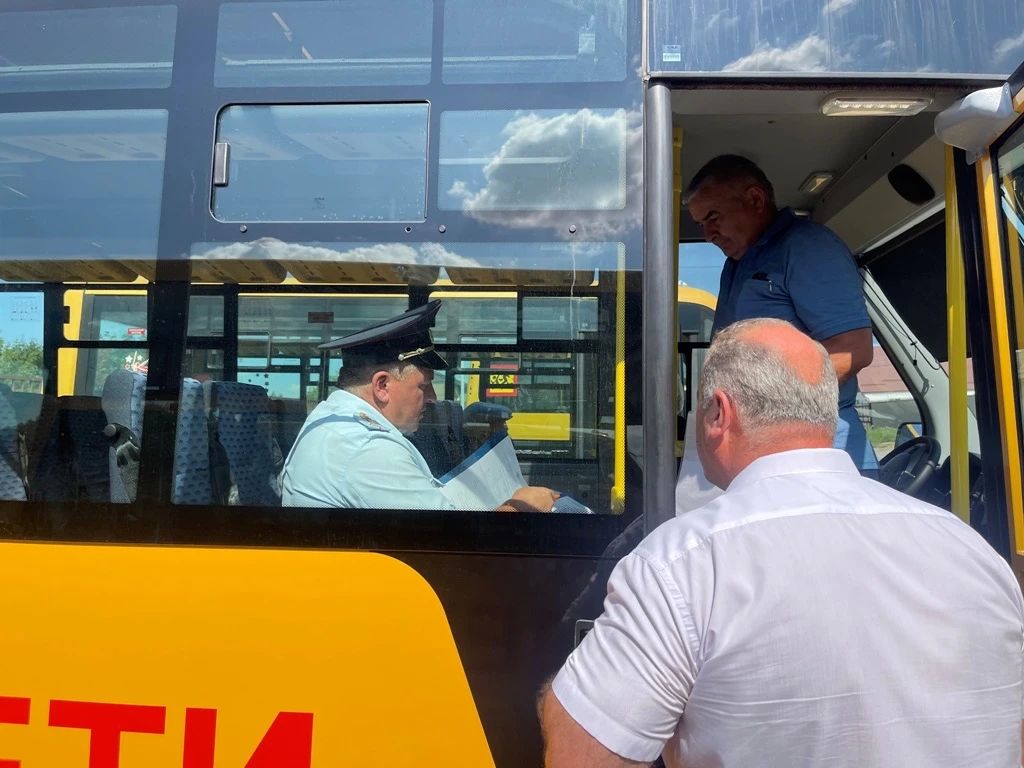 В рамках проверочных мероприятий, направленных на подготовку к началу учебного года, сотрудники Госавтоинспекции МО МВД России «Баксанский» вместе с представителями администрации, управления и департамента образования... В рамках проверочных мероприятий, направленных на подготовку к началу учебного года, сотрудники Госавтоинспекции МО МВД России «Баксанский» вместе с представителями администрации, управления и департамента образования...