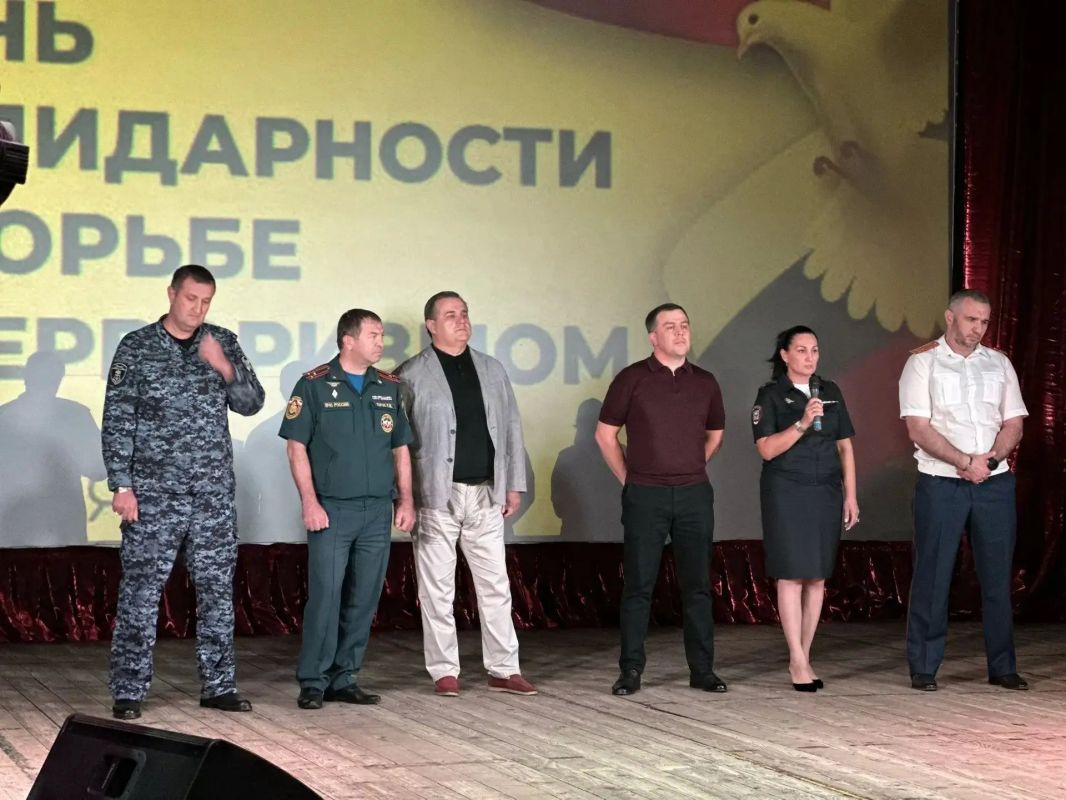 ПОЛИЦЕЙСКИЕ УРВАНСКОГО РАЙОНА ПРИНЯЛИ УЧАСТИЕ В МЕРОПРИЯТИИ, ПОСВЯЩЕННОМ ДНЮ СОЛИДАРНОСТИ В БОРЬБЕ С ТЕРРОРИЗМОМ ПОЛИЦЕЙСКИЕ УРВАНСКОГО РАЙОНА ПРИНЯЛИ УЧАСТИЕ В МЕРОПРИЯТИИ, ПОСВЯЩЕННОМ ДНЮ СОЛИДАРНОСТИ В БОРЬБЕ С ТЕРРОРИЗМОМ