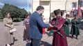 Гостей и участников культурного мероприятия по традиции встречают хлебом-солью