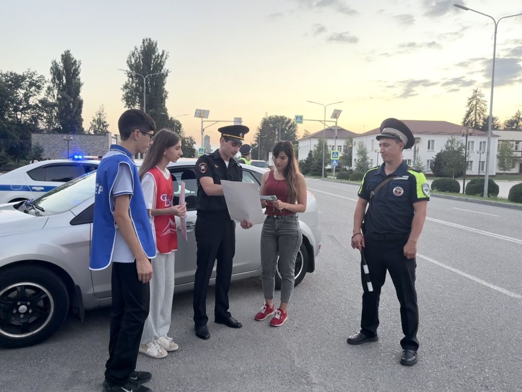 В Терском районе прошла акция «Маленькие пассажиры - большая ответственность» В Терском районе прошла акция «Маленькие пассажиры - большая ответственность»