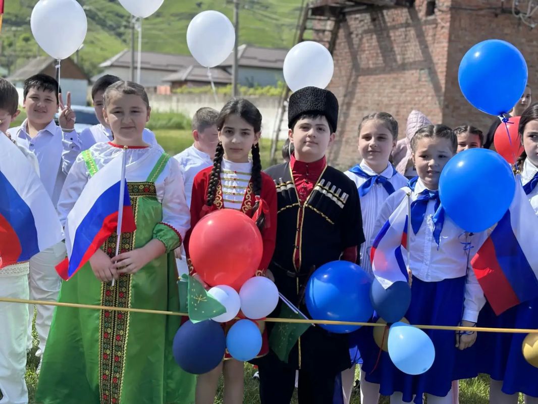 «Много языков — одна Россия»: в Кабардино-Балкарии отметили День языков народов России «Много языков — одна Россия»: в Кабардино-Балкарии отметили День языков народов России