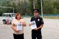 В ЭЛЬБРУССКОМ РАЙОНЕ ПОЛИЦЕЙСКИЕ ПРОВЕЛИ ПРОФИЛАКТИЧЕСКИЕ БЕСЕДЫ С ЖИТЕЛЯМИ И ГОСТЯМИ РЕСПУБЛИКИ