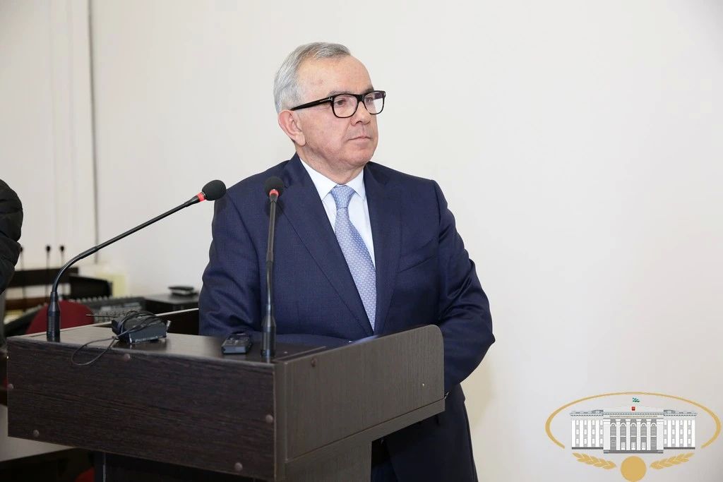 С подробной информацией на заседании президиума Парламента КБР в рамках "часа комитета" выступил председатель Избирательной комиссии КБР Вячеслав Гешев С подробной информацией на заседании президиума Парламента КБР в рамках "часа комитета" выступил председатель Избирательной комиссии КБР Вячеслав Гешев