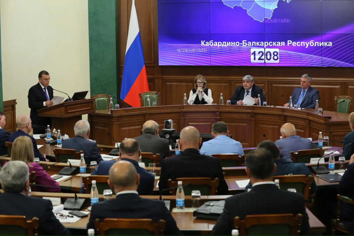 Казбек Коков: Провел сегодня заседание постоянно действующего координационного совещания по обеспечению правопорядка в Кабардино-Балкарской Республике Казбек Коков: Провел сегодня заседание постоянно действующего координационного совещания по обеспечению правопорядка в Кабардино-Балкарской Республике