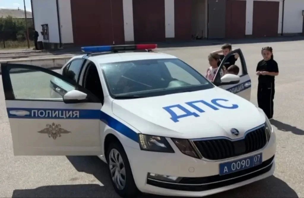 В Межрайонной многопрофильной больнице с.п. Анзорей состоялось обучающее занятие «Безопасное детство», организованное сотрудниками Госавтоинспекции Отдела МВД России «Лескенский» В Межрайонной многопрофильной больнице с.п. Анзорей состоялось обучающее занятие «Безопасное детство», организованное сотрудниками Госавтоинспекции Отдела МВД России «Лескенский»