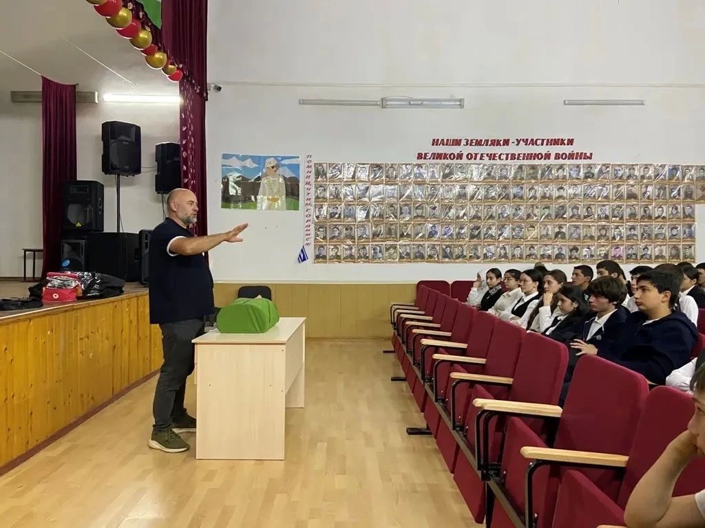 Ученики средней школы №2 сельского поселения Верхняя Балкария Черекского района стали участниками обучающей программы «Лаборатория безопасности» Центра профилактики детского дорожно-транспортного травматизма при Министерстве... Ученики средней школы №2 сельского поселения Верхняя Балкария Черекского района стали участниками обучающей программы «Лаборатория безопасности» Центра профилактики детского дорожно-транспортного травматизма при Министерстве...