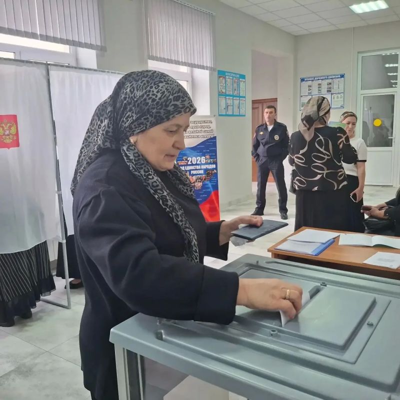Сияй, Россия! Наш голос за будущее! Сияй, Россия! Наш голос за будущее!