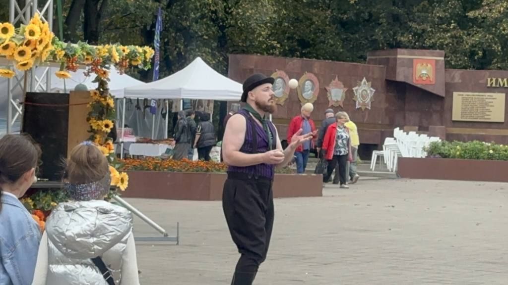 Театр из Татарстана выступил со спектаклем о дружбе и доброте Театр из Татарстана выступил со спектаклем о дружбе и доброте
