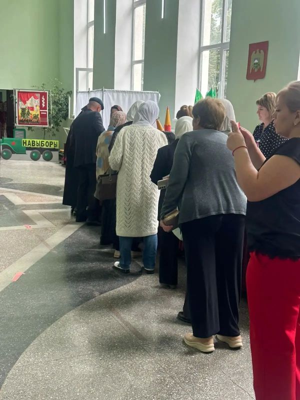 На выборах в Государственную думу голосует и самое многонациональное село КБР — Кременчуг-Константиновское. В селе проживают 29 национальностей, в том числе кабардинцы, балкарцы, русские, сирийцы, молдаване, цыгане На выборах в Государственную думу голосует и самое многонациональное село КБР — Кременчуг-Константиновское. В селе проживают 29 национальностей, в том числе кабардинцы, балкарцы, русские, сирийцы, молдаване, цыгане