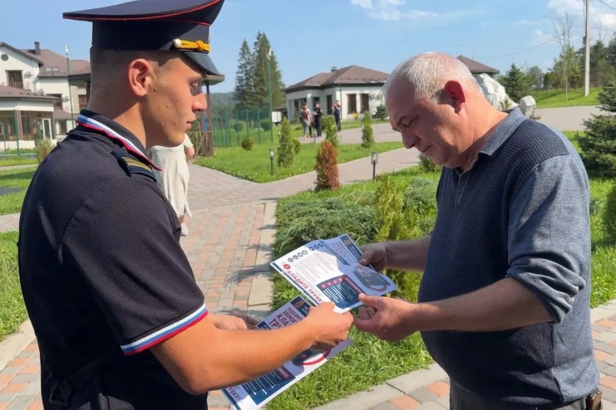 НА ГОЛУБЫХ ОЗЕРАХ В КАБАРДИНО-БАЛКАРИИ ПОЛИЦЕЙСКИЕ ПРОВЕЛИ ПРОФИЛАКТИЧЕСКИЕ БЕСЕДЫ С ТУРИСТАМИ И МЕСТНЫМИ ЖИТЕЛЯМИ НА ГОЛУБЫХ ОЗЕРАХ В КАБАРДИНО-БАЛКАРИИ ПОЛИЦЕЙСКИЕ ПРОВЕЛИ ПРОФИЛАКТИЧЕСКИЕ БЕСЕДЫ С ТУРИСТАМИ И МЕСТНЫМИ ЖИТЕЛЯМИ
