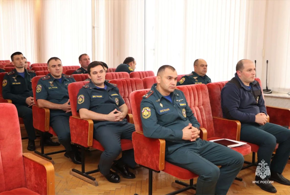 В Главном управлении проведены занятия с начальствующим составом пожарно-спасательных подразделений В Главном управлении проведены занятия с начальствующим составом пожарно-спасательных подразделений