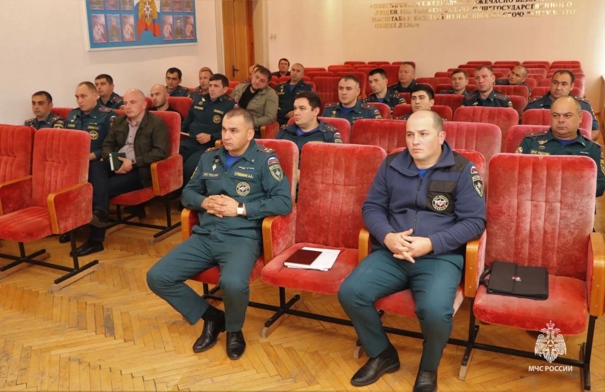 В Главном управлении проведены занятия с начальствующим составом пожарно-спасательных подразделений В Главном управлении проведены занятия с начальствующим составом пожарно-спасательных подразделений