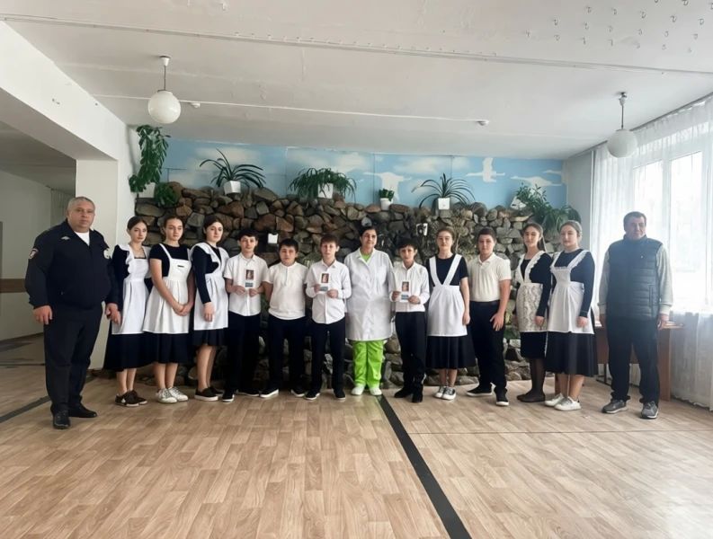 Школьники Черекского и Зольского районов присоеденились к антинаркотической акции «Сообщи, где торгуют смертью» Школьники Черекского и Зольского районов присоеденились к антинаркотической акции «Сообщи, где торгуют смертью»