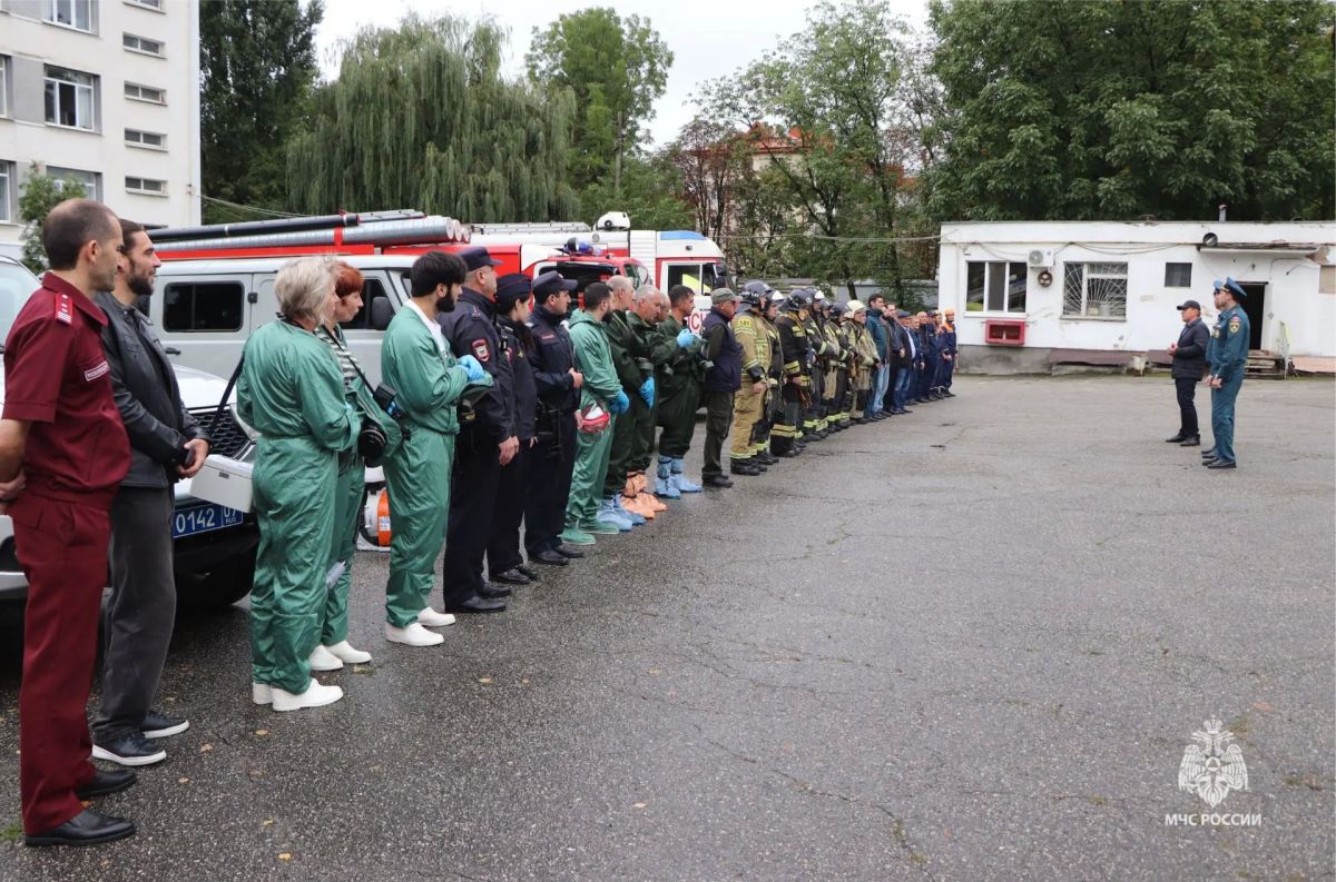 В Кабардино-Балкарской Республике на базе Центра гигиены и эпидемиологии прошло командно-штабное учение, направленное на проверку готовности к чрезвычайным ситуациям