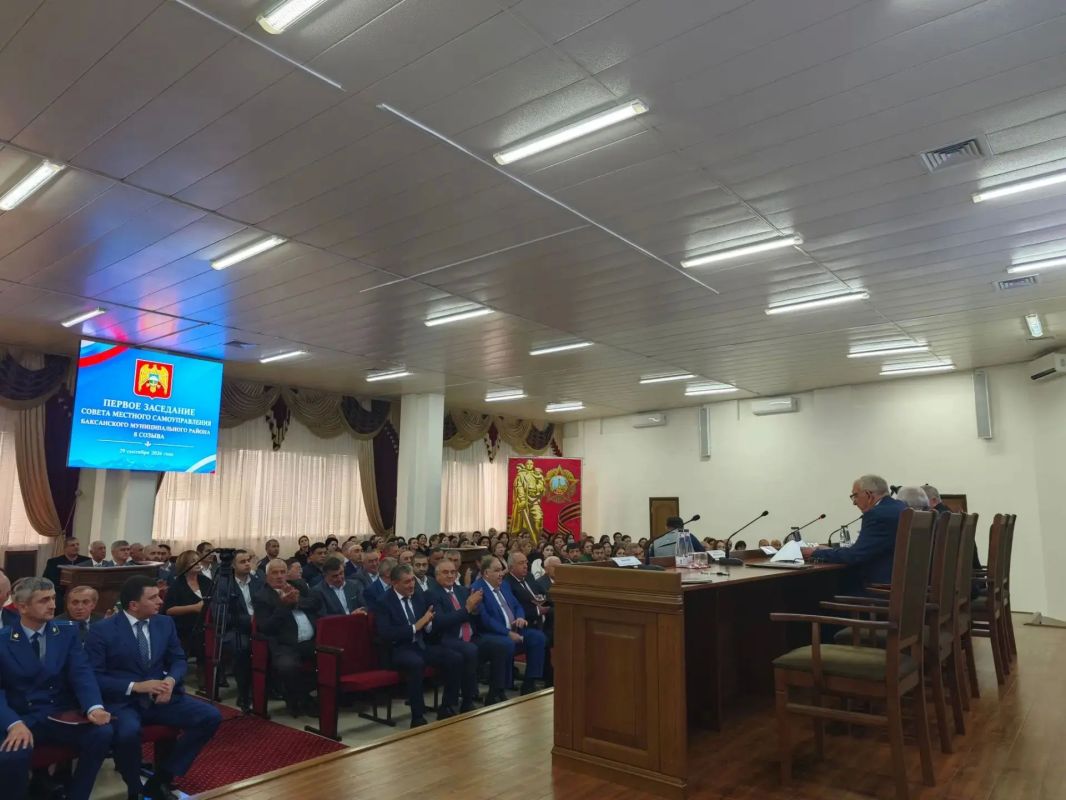 Адиб Абрегов избран на должность главы Баксанского района Адиб Абрегов избран на должность главы Баксанского района