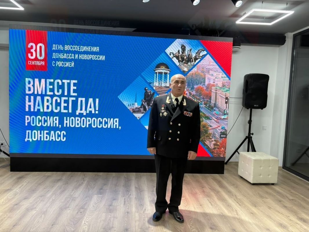 В Доме молодежи Нальчика прошла встреча, посвященная дню воссоединения Донбаса и Новороссии с Россией