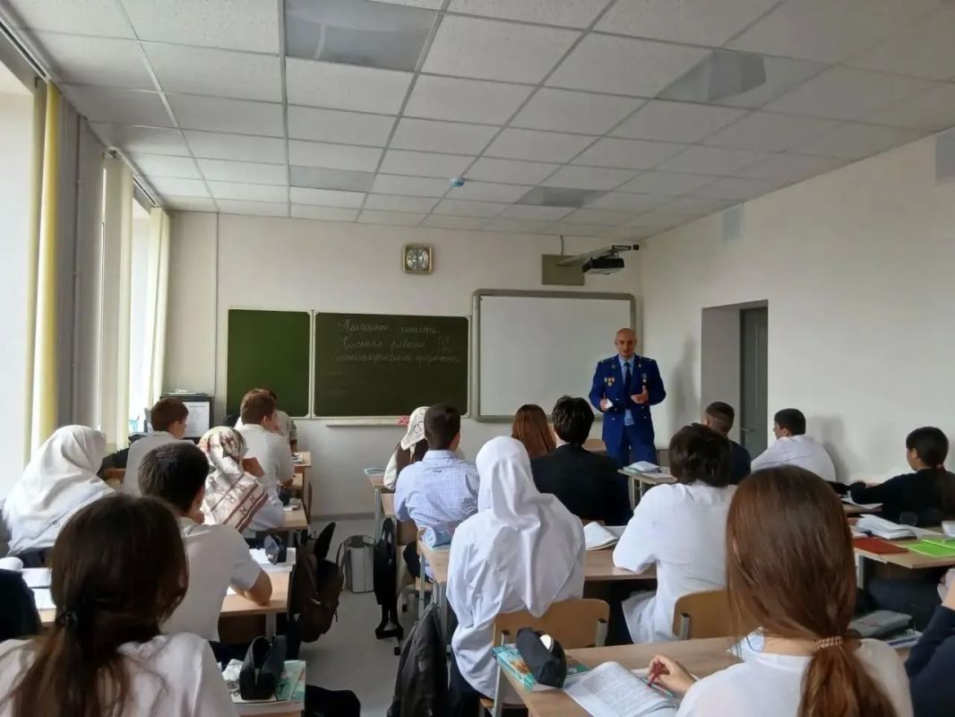 ПРЕДСТАВИТЕЛЬ ПРОКУРАТУРЫ КАБАРДИНО-БАЛКАРСКОЙ РЕСПУБЛИКИ ПРОВЕЛ ЛЕКЦИЮ ПО ИНФОРМАЦИОННОЙ БЕЗОПАСНОСТИ МОЛОДЕЖИ ПРЕДСТАВИТЕЛЬ ПРОКУРАТУРЫ КАБАРДИНО-БАЛКАРСКОЙ РЕСПУБЛИКИ ПРОВЕЛ ЛЕКЦИЮ ПО ИНФОРМАЦИОННОЙ БЕЗОПАСНОСТИ МОЛОДЕЖИ