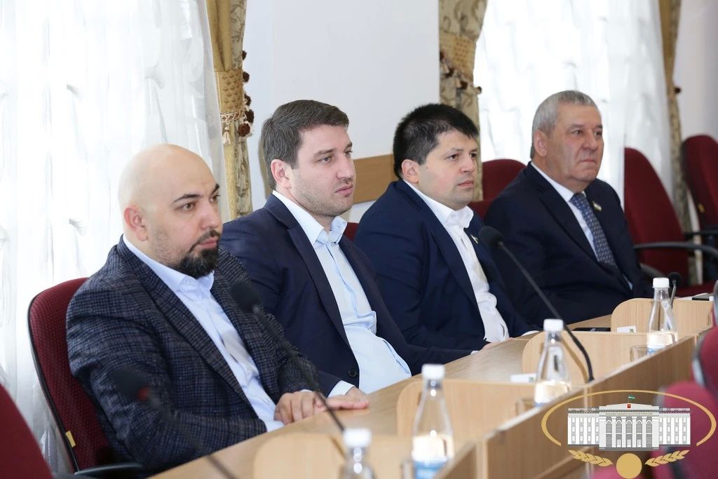 В Парламенте Кабардино-Балкарии состоялось первое пленарное заседание осенней сессии В Парламенте Кабардино-Балкарии состоялось первое пленарное заседание осенней сессии