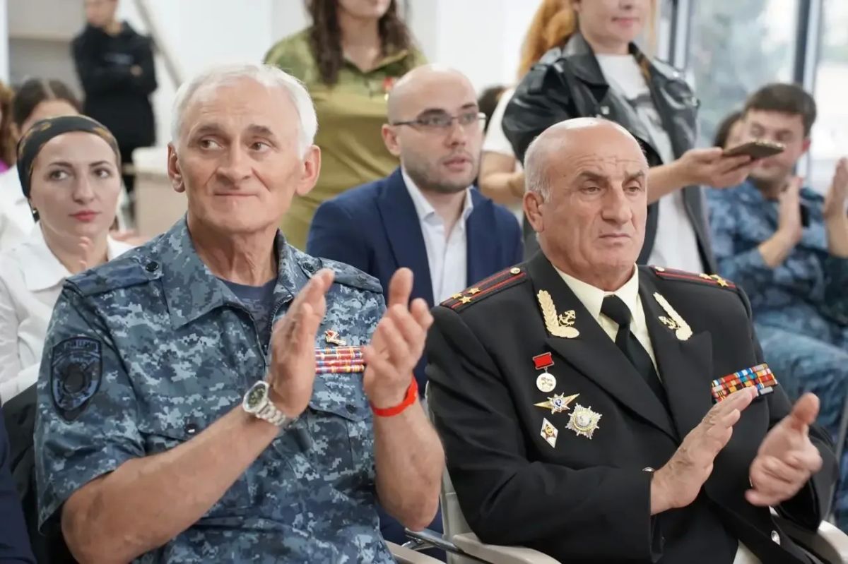 «Диалог с героями»: разговор о подвиге, служении и личном выборе «Диалог с героями»: разговор о подвиге, служении и личном выборе