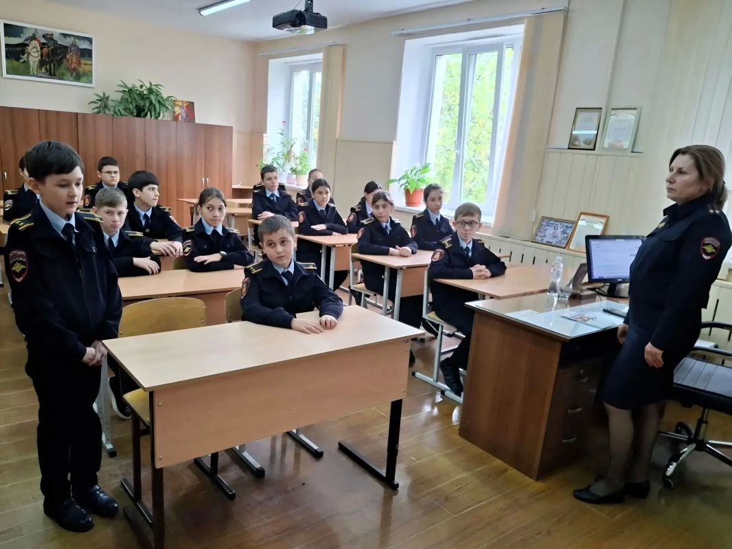 КАДЕТЫ НАЛЬЧИКА СТАЛИ УЧАСТНИКАМИ ОБЩЕРОССИЙСКОЙ АНТИНАРКОТИЧЕСКОЙ АКЦИИ «СООБЩИ, ГДЕ ТОРГУЮТ СМЕРТЬЮ» КАДЕТЫ НАЛЬЧИКА СТАЛИ УЧАСТНИКАМИ ОБЩЕРОССИЙСКОЙ АНТИНАРКОТИЧЕСКОЙ АКЦИИ «СООБЩИ, ГДЕ ТОРГУЮТ СМЕРТЬЮ»